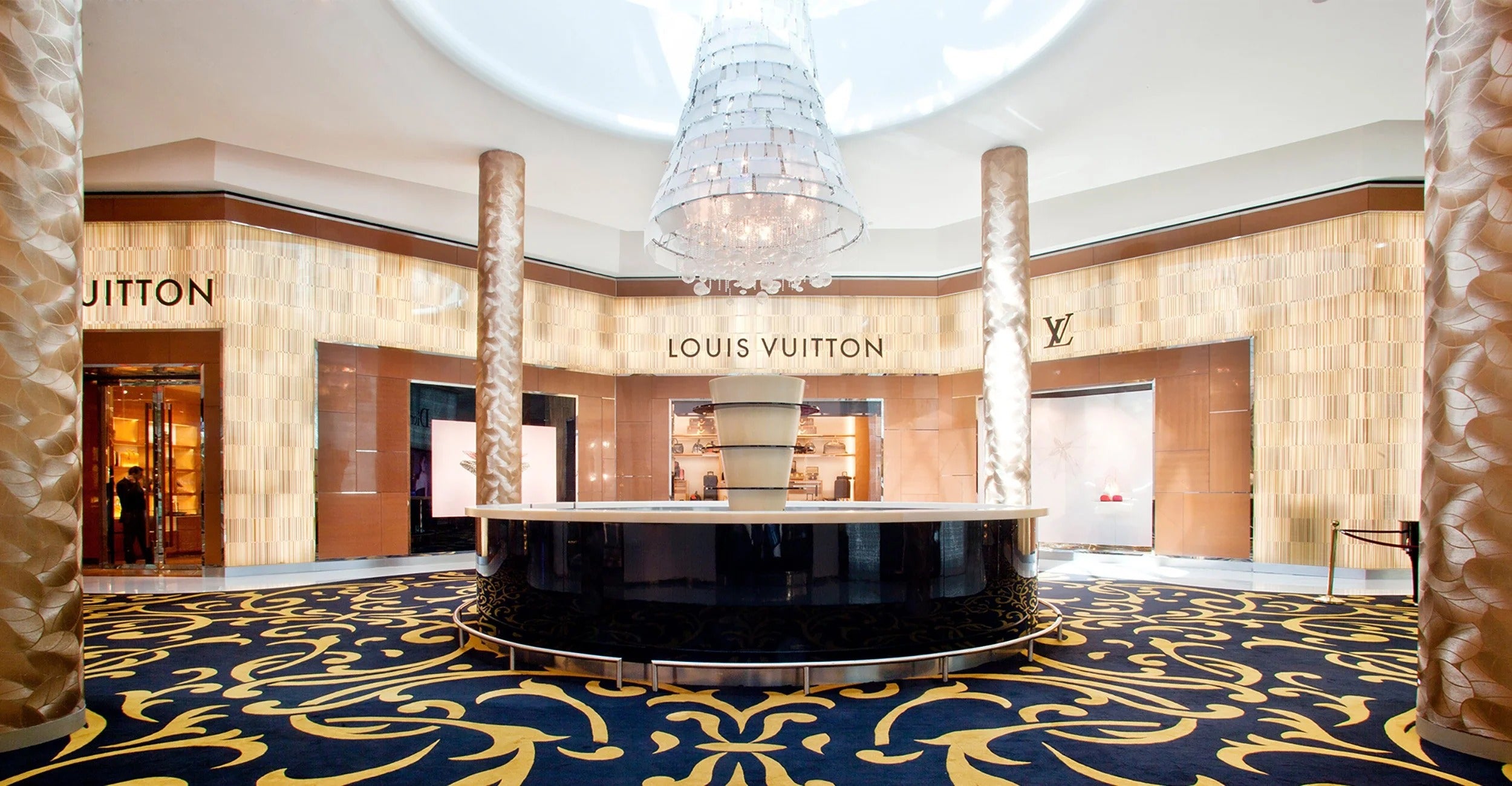 Aquarium, Africa's Largest Mall, Hassan II Mosque & Oceanfront Walking Tour in Casablanca