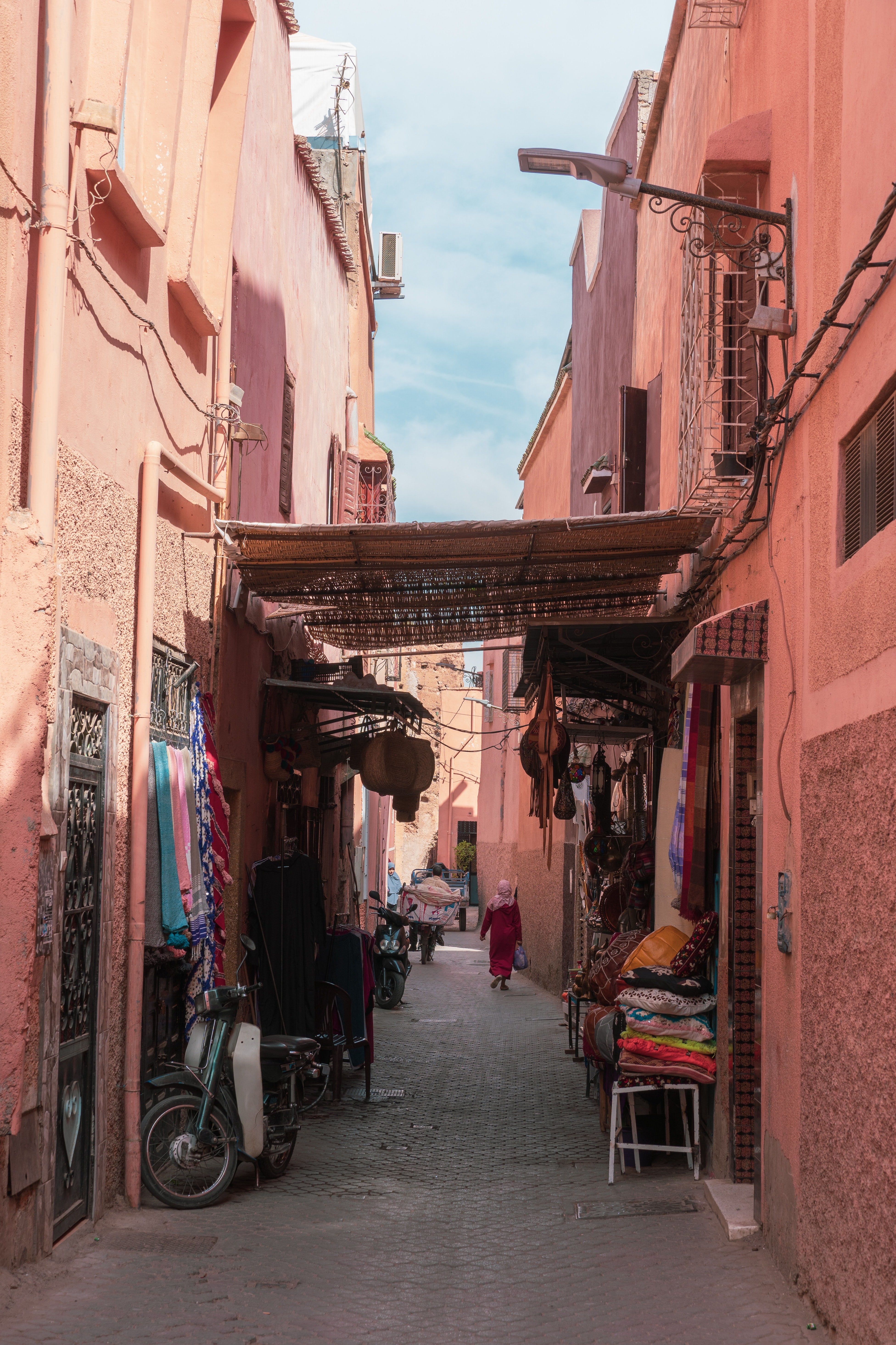 Casablanca’s Hidden Souks – Private Shopping Experience with Local Insider