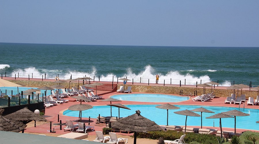 Aquarium, Africa's Largest Mall, Hassan II Mosque & Oceanfront Walking Tour in Casablanca