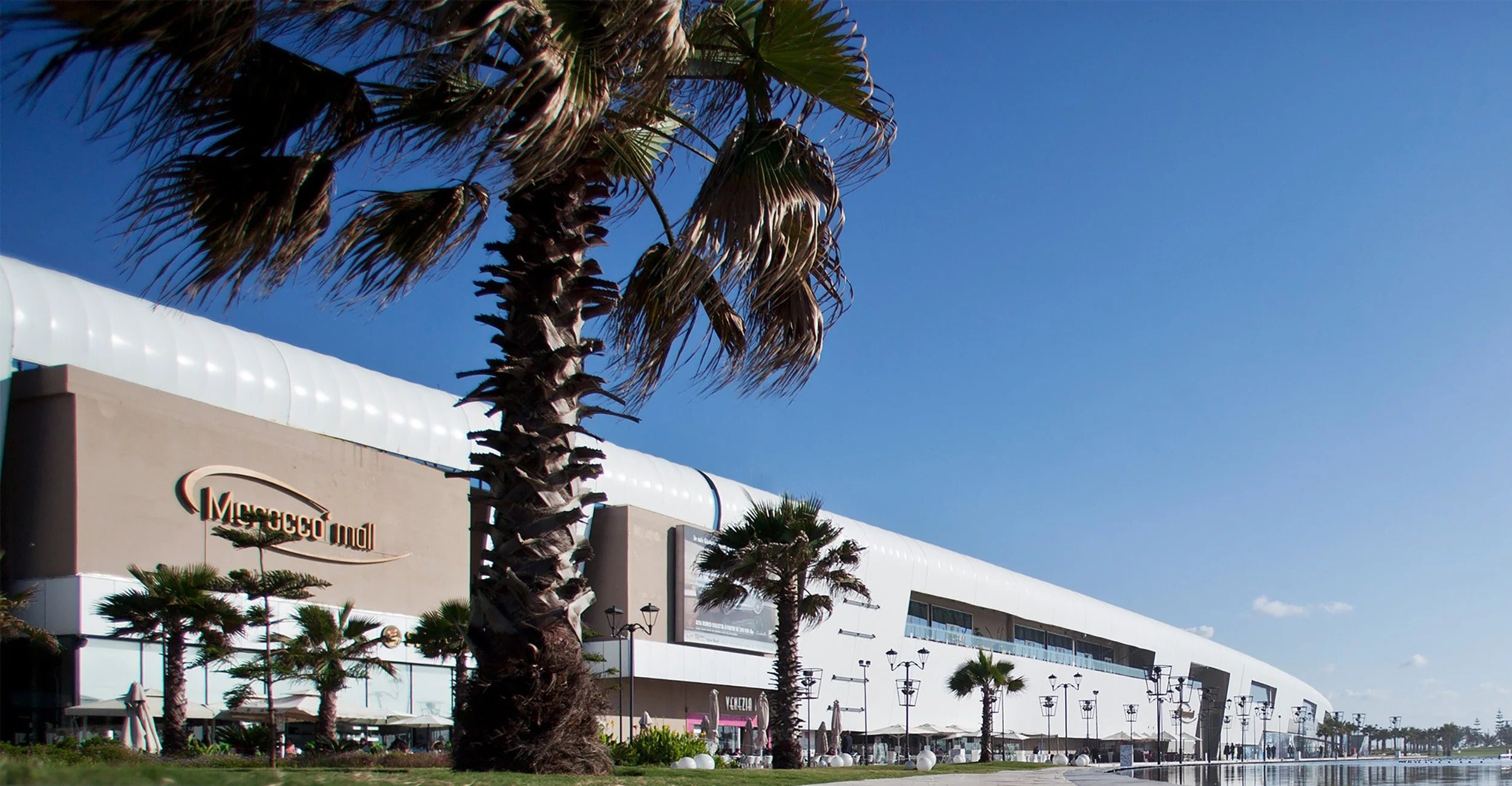 Aquarium, Africa's Largest Mall, Hassan II Mosque & Oceanfront Walking Tour in Casablanca