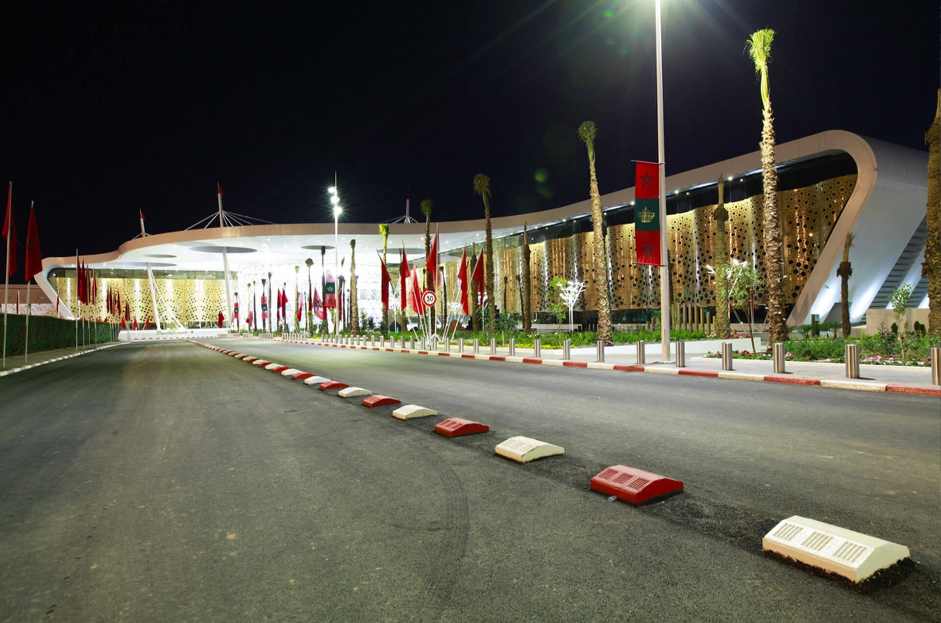 Private Transfer From Fes Hotel (Any) to Marrakech Hotel (Any)